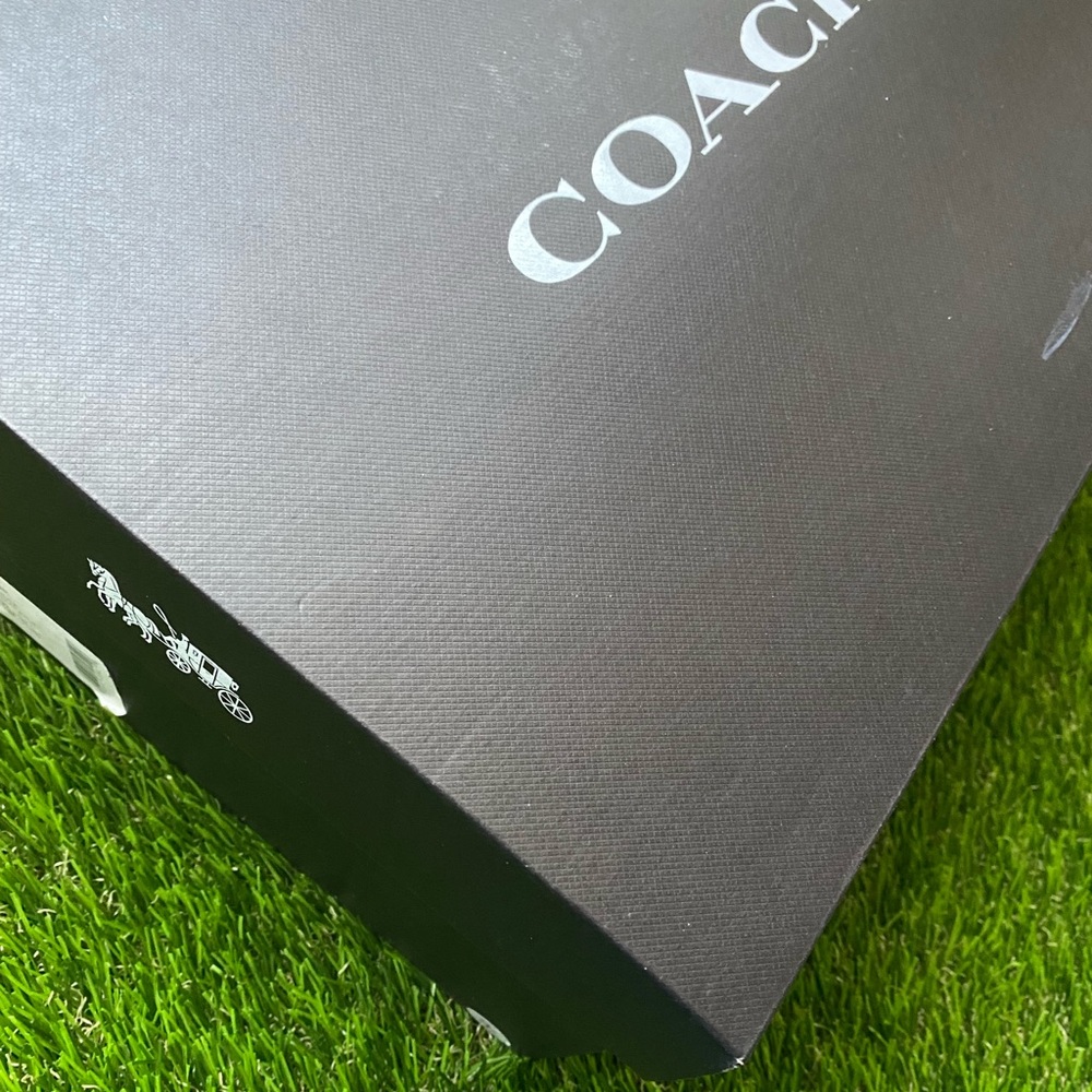 Coach Pocket Pool Slides, Black, 7, New - Picture 8 of 12